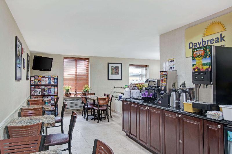 Days Inn by Wyndham Jamaica / JFK Airport - image 5