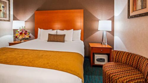 Best Western Kennedy Airport - image 2