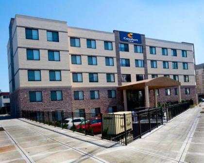 Comfort Inn JFK Airport - image 3