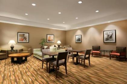 Hampton Inn New York - LaGuardia Airport - image 4