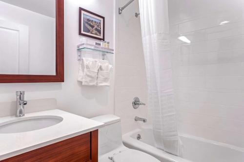 Avion Inn Near LGA Airport Ascend Hotel Collection - image 4