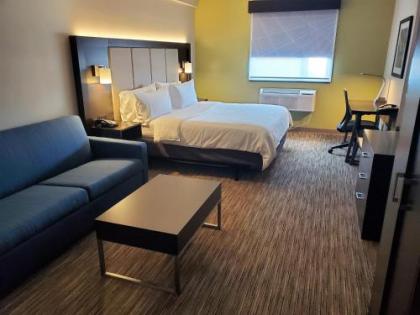 Holiday Inn Express Maspeth an IHG Hotel - image 2