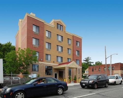 Paramount Inn - main image
