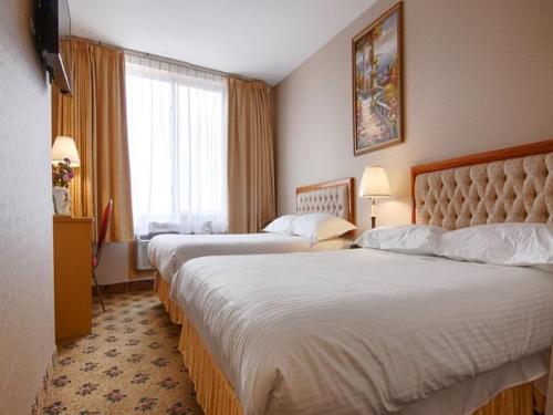 Flushing Hotel - main image