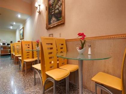 Flushing Hotel - image 4