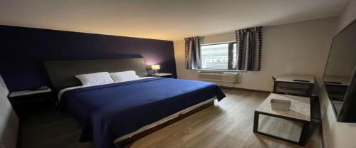 BLUE BIRD INN - image 3