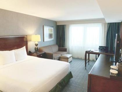 Hilton New York JFK Airport Hotel - image 4