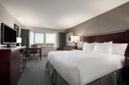 Hilton New York JFK Airport Hotel - image 5