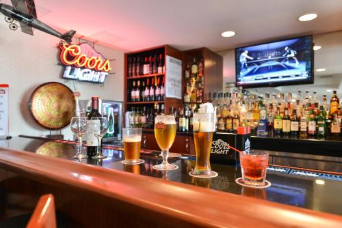Holiday Inn New York-JFK Airport Area - image 5
