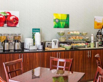 Quality Inn - image 4