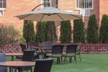 Courtyard by Marriott New York Queens/Fresh Meadows - image 4