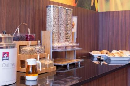 Fairfield Inn & Suites by Marriott New York Queens/Fresh Meadows - image 5