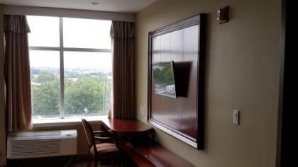 The Queens Hotel - image 4