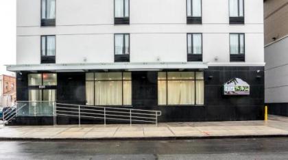 LeTap Hotel near AirTrain JFK Airport - image 2