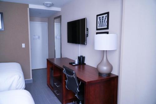 Hotel Mint JFK Airport - main image