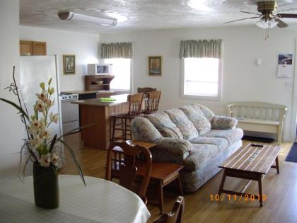 Lakeview Motel & Apartments - image 3
