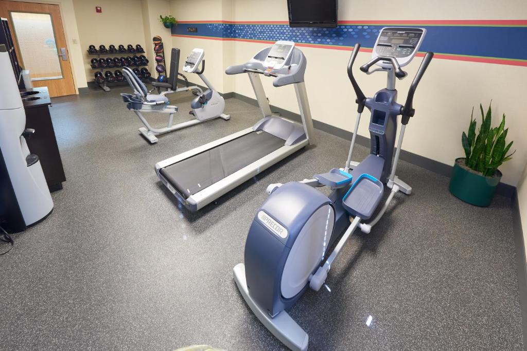 Hampton Inn Massillon - image 5
