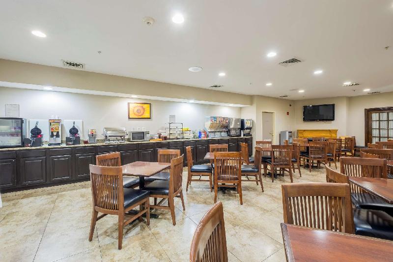 Travelodge by Wyndham Matteson - image 2