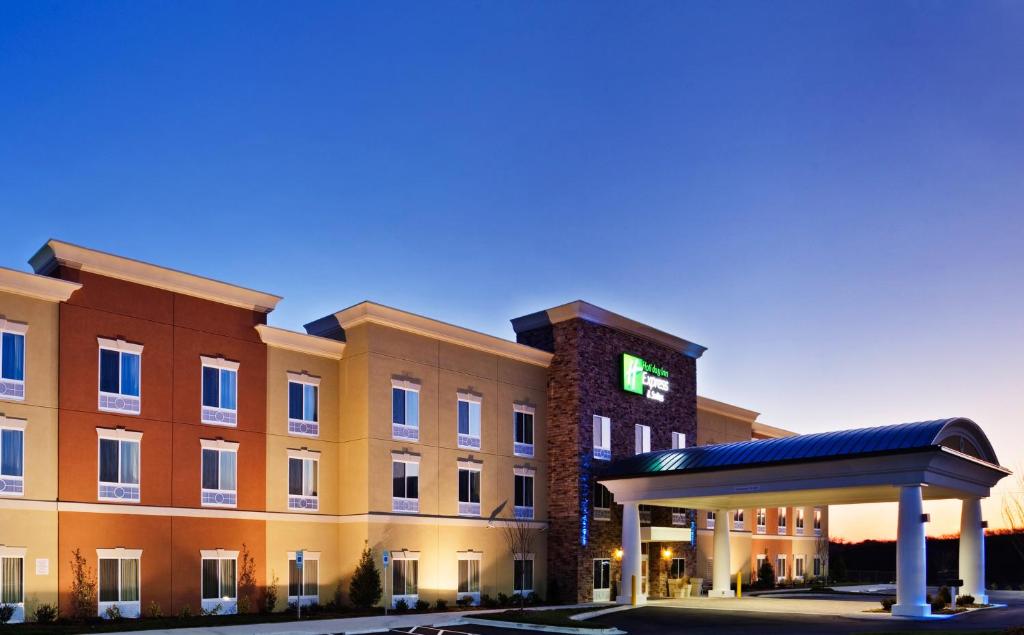Holiday Inn Express Charlotte Southeast - Matthews an IHG Hotel - main image