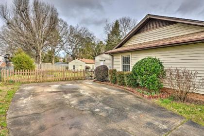 Cozy Home with Fenced Yard Less than 1 mi Downtown matthews