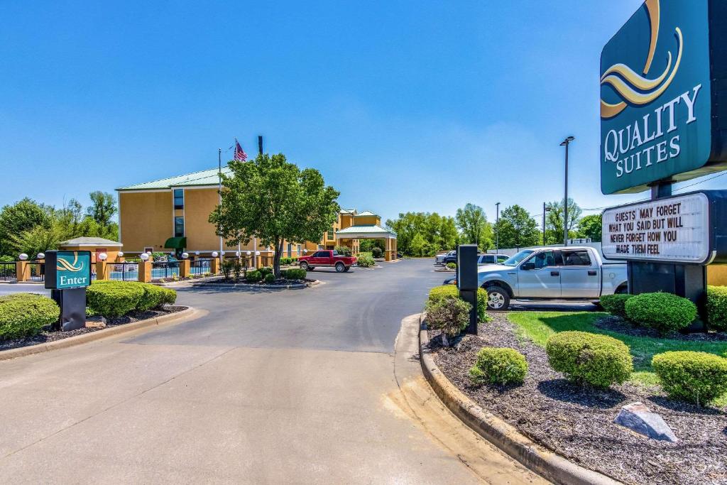 Quality Suites Maumelle - Little Rock NW - main image
