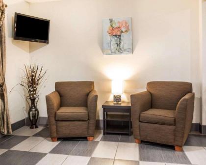 Quality Inn Mauston - image 13