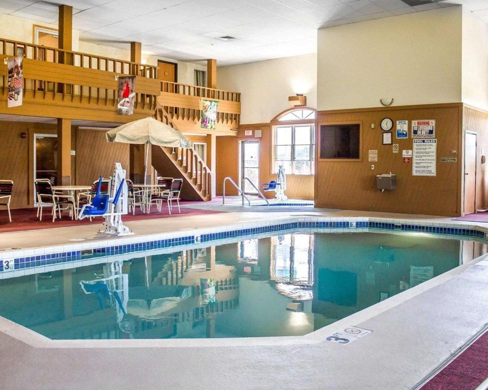 Quality Inn Mauston - image 5