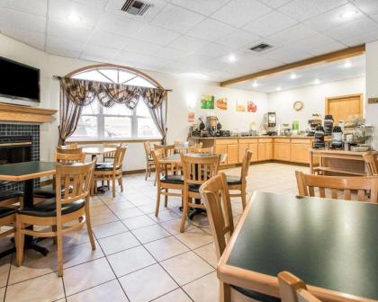 Quality Inn Mauston - image 8