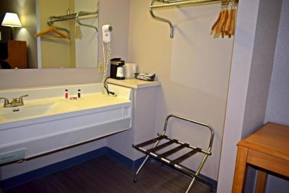 Super 8 by Wyndham Fort Chiswell Wytheville Area - image 11