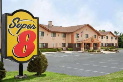 Super 8 by Wyndham Mayfield - image 1