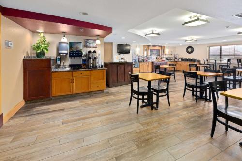 Best Western Plus McCall Lodge and Suites - image 5