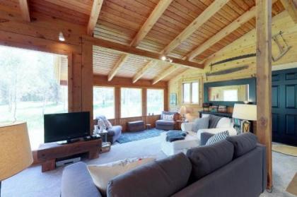 . Lakeside Country Cabin, Kearney