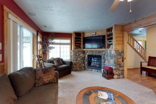 Candlewood V - main image