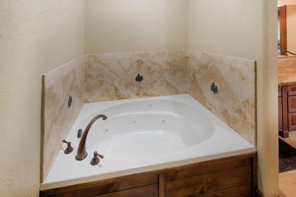TimberCrest Downtown Lakeview Condo South by Casago McCall - Donerightmanagement - image 10