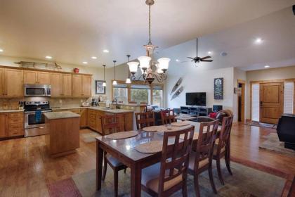 TJ'S MOUNTAIN HAUS by Casago McCall - Donerightmanagement - image 2