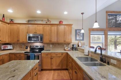 TJ'S MOUNTAIN HAUS by Casago McCall - Donerightmanagement - image 9