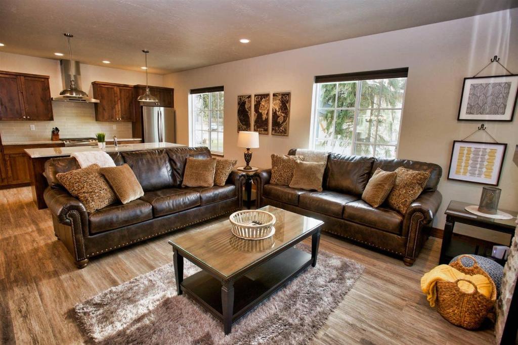 Suite Retreat by Casago McCall - Donerightmanagement - image 2