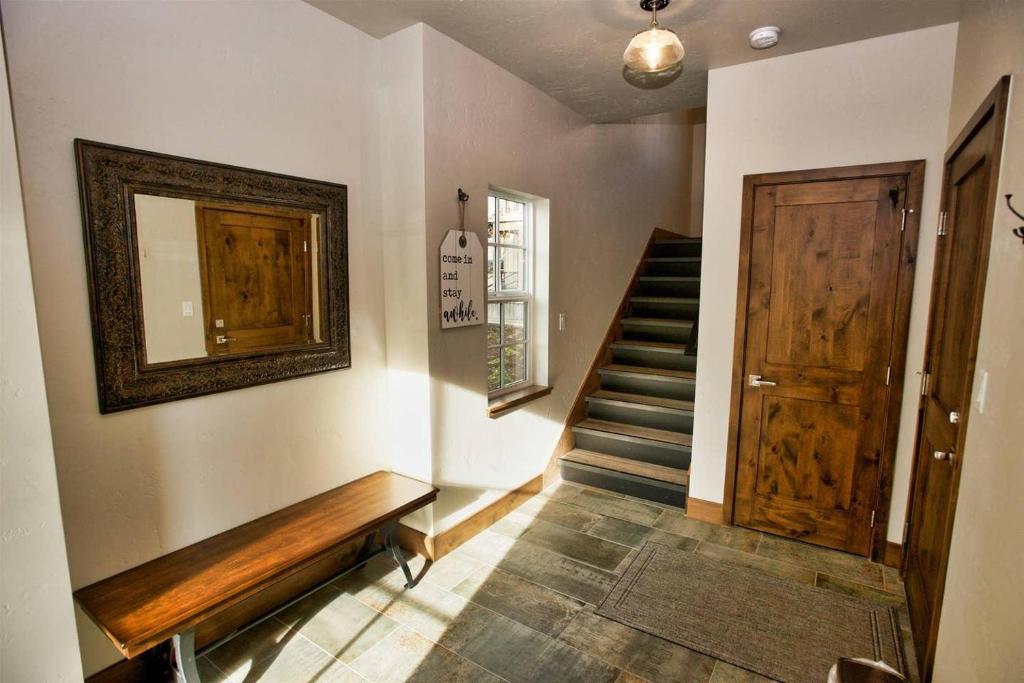 Suite Retreat by Casago McCall - Donerightmanagement - image 4