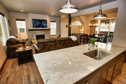 Suite Retreat by Casago McCall - Donerightmanagement - image 5