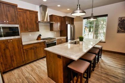 Suite Retreat by Casago McCall - Donerightmanagement - image 9