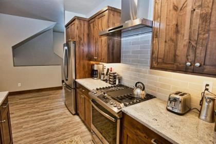 Silverpine Hideaway by Casago McCall - Donerightmanagement - image 4