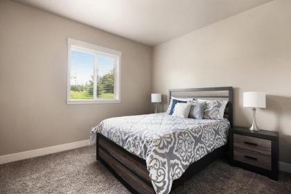 Fox Lane Luxury Home - image 11