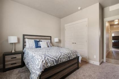 Fox Lane Luxury Home - image 15