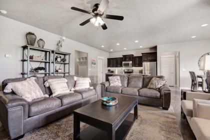 Fox Lane Luxury Home - image 3