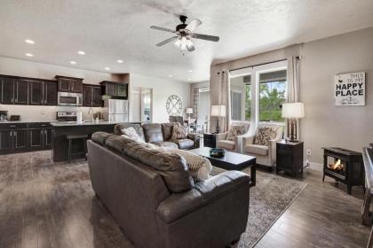 Fox Lane Luxury Home - image 5