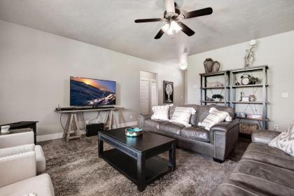 Fox Lane Luxury Home - image 7