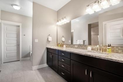 Fox Lane Luxury Home - image 9