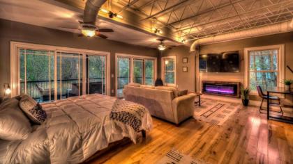 Falcons Nest by Escape to Blue Ridge - image 4