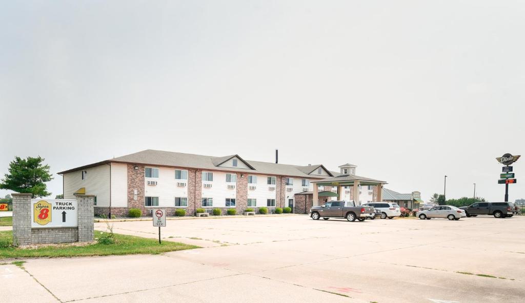 Super 8 by Wyndham McLean/Bloomington SW - image 2