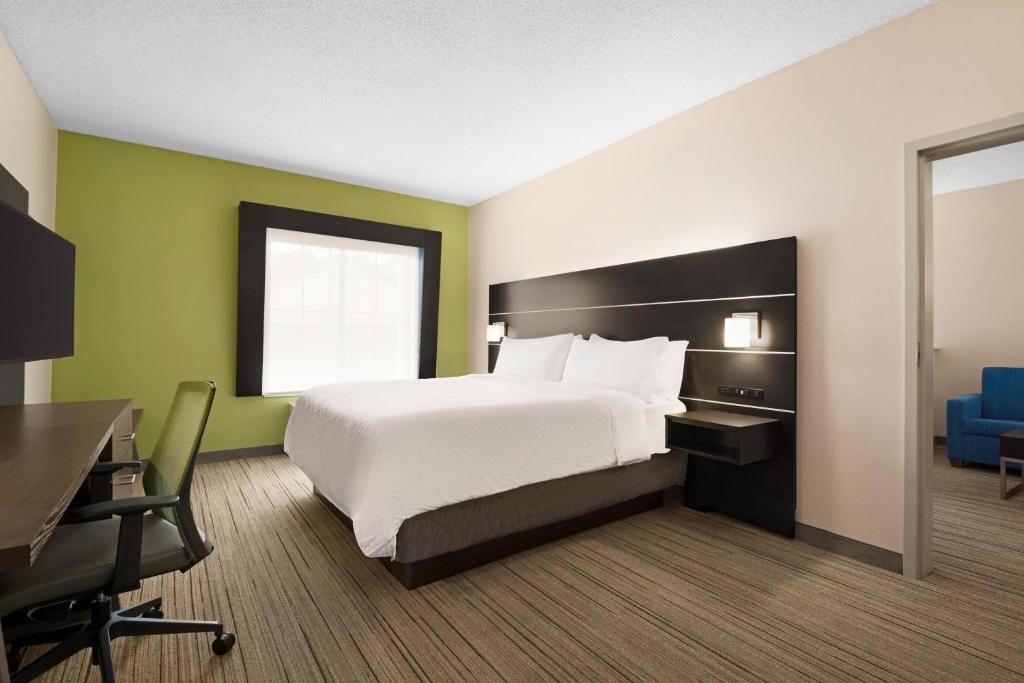 Holiday Inn Express Hotel & Suites McAlester an IHG Hotel - image 3